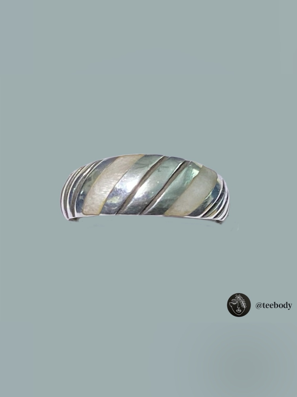 Vintage 925 Sterling Silver Mother of Pearl Ribbed Dome Ring Sz 8 NWT 3.29g